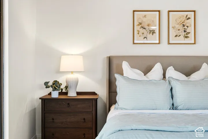 Upholstered headboard with an elegant profile