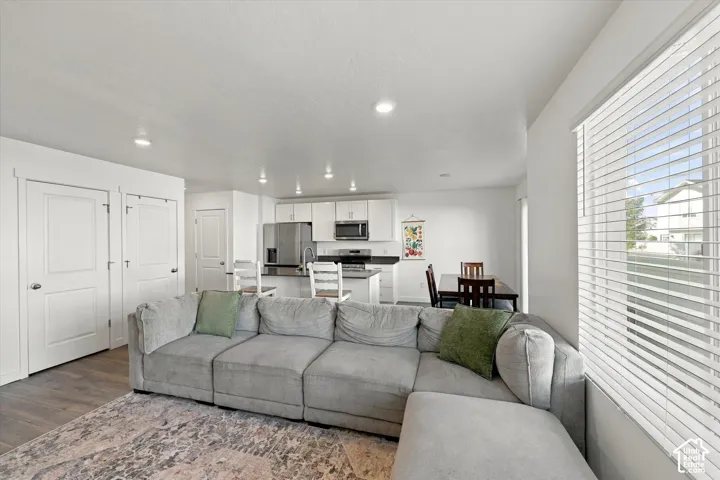 1108 E Dogwatch Dr, Saratoga Springs, Utah 84045