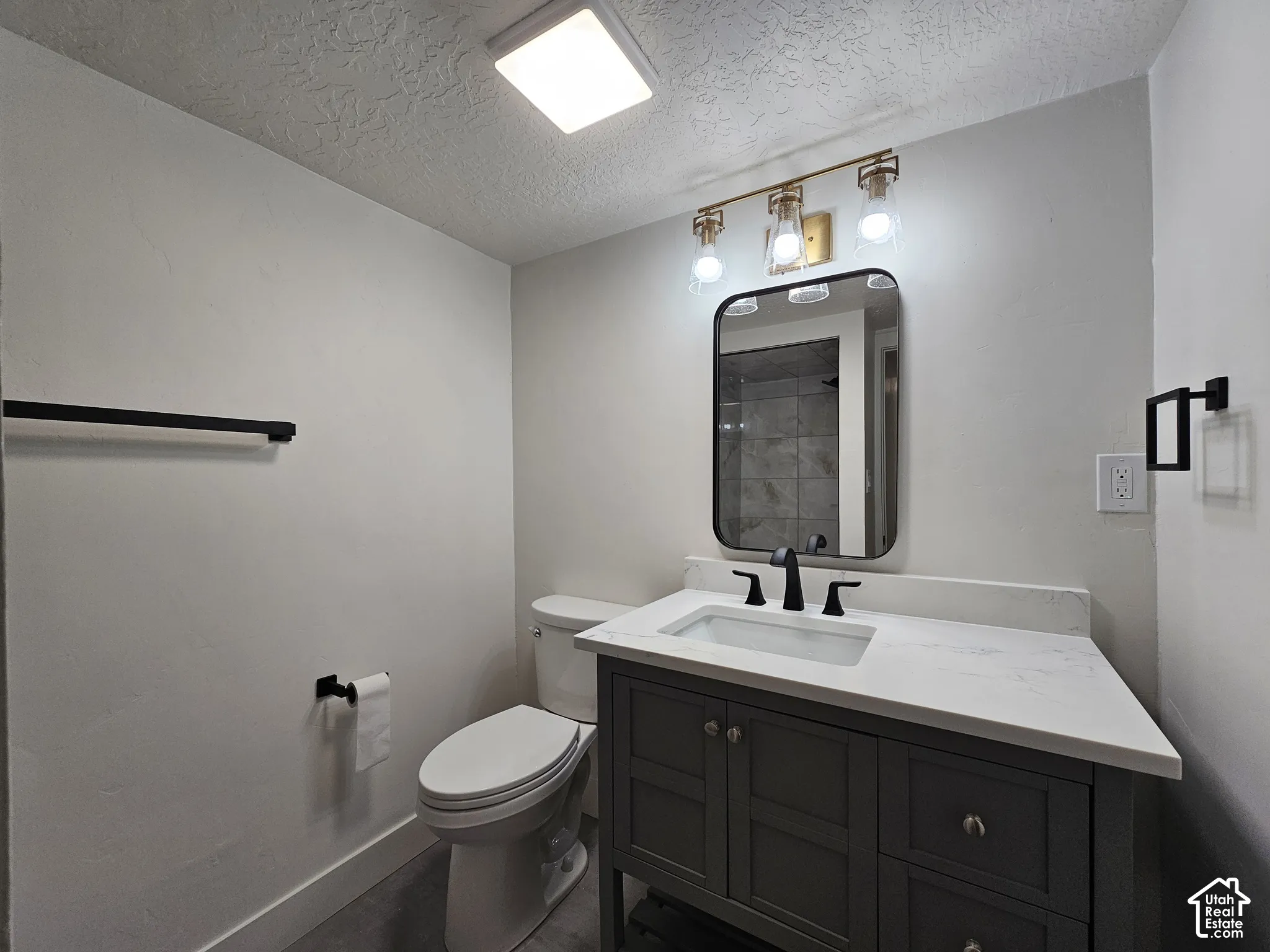Secondary bathroom