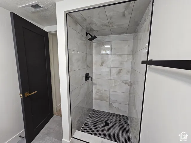 Secondary bathroom shower