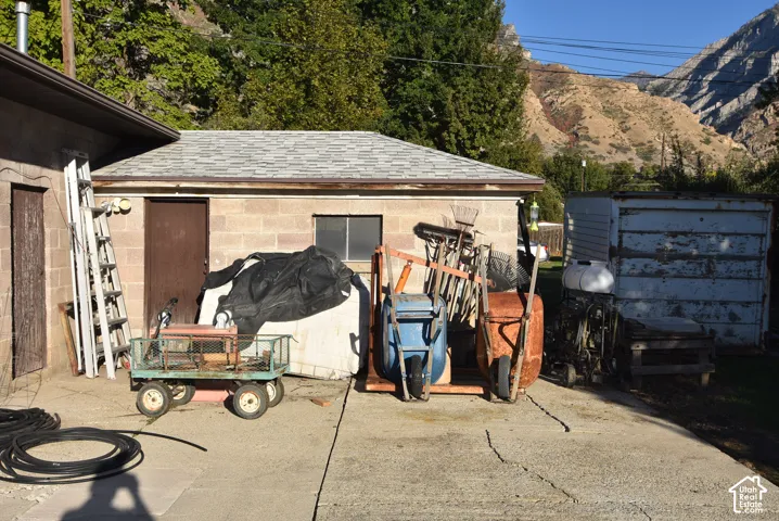 Cinder block storage shed just in case you run out of room in the 4-car garage.