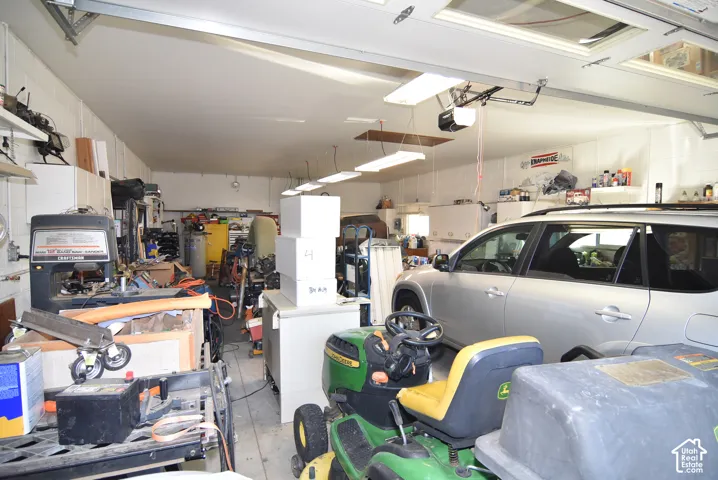 4-car garage