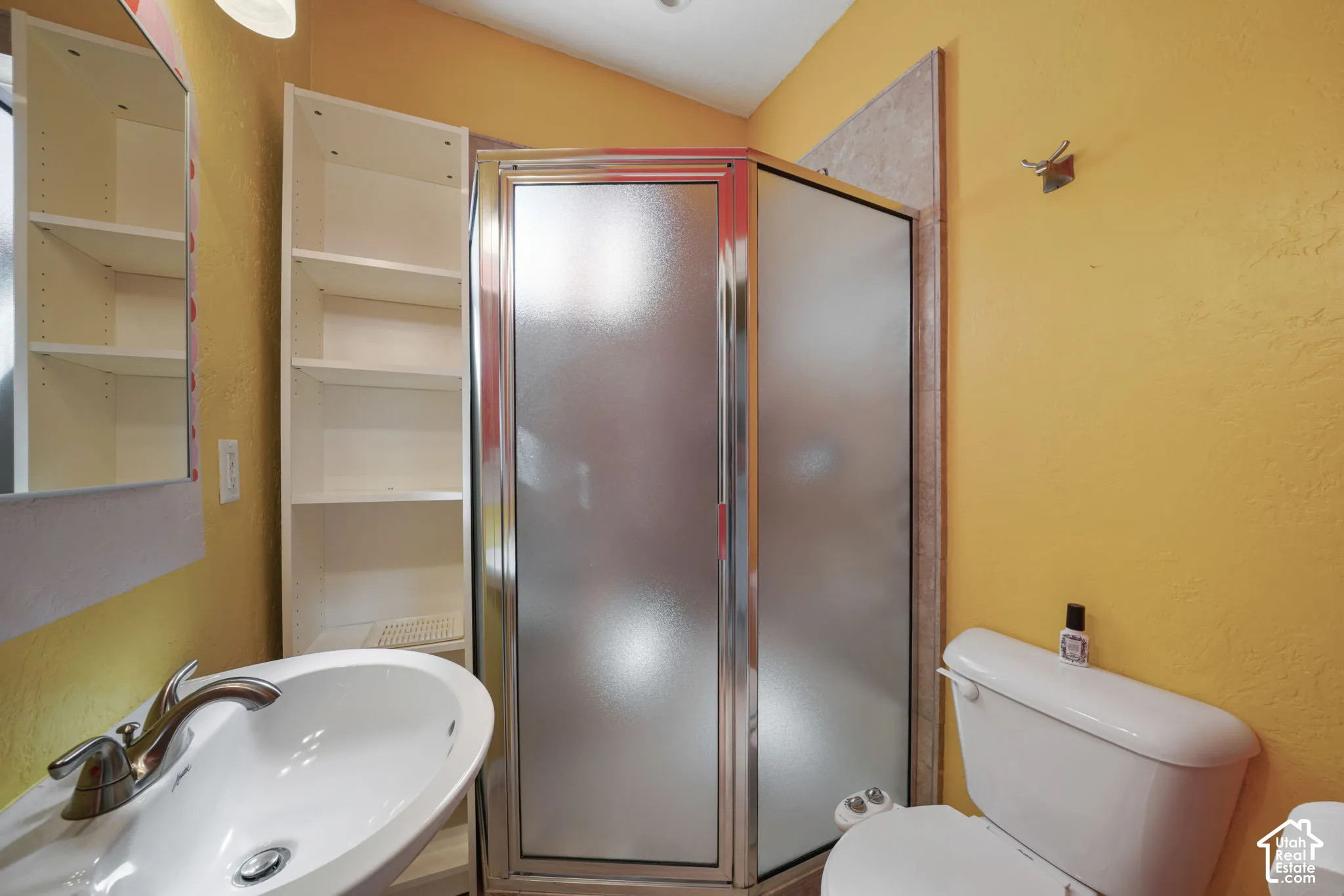 Mainfloor bathroom