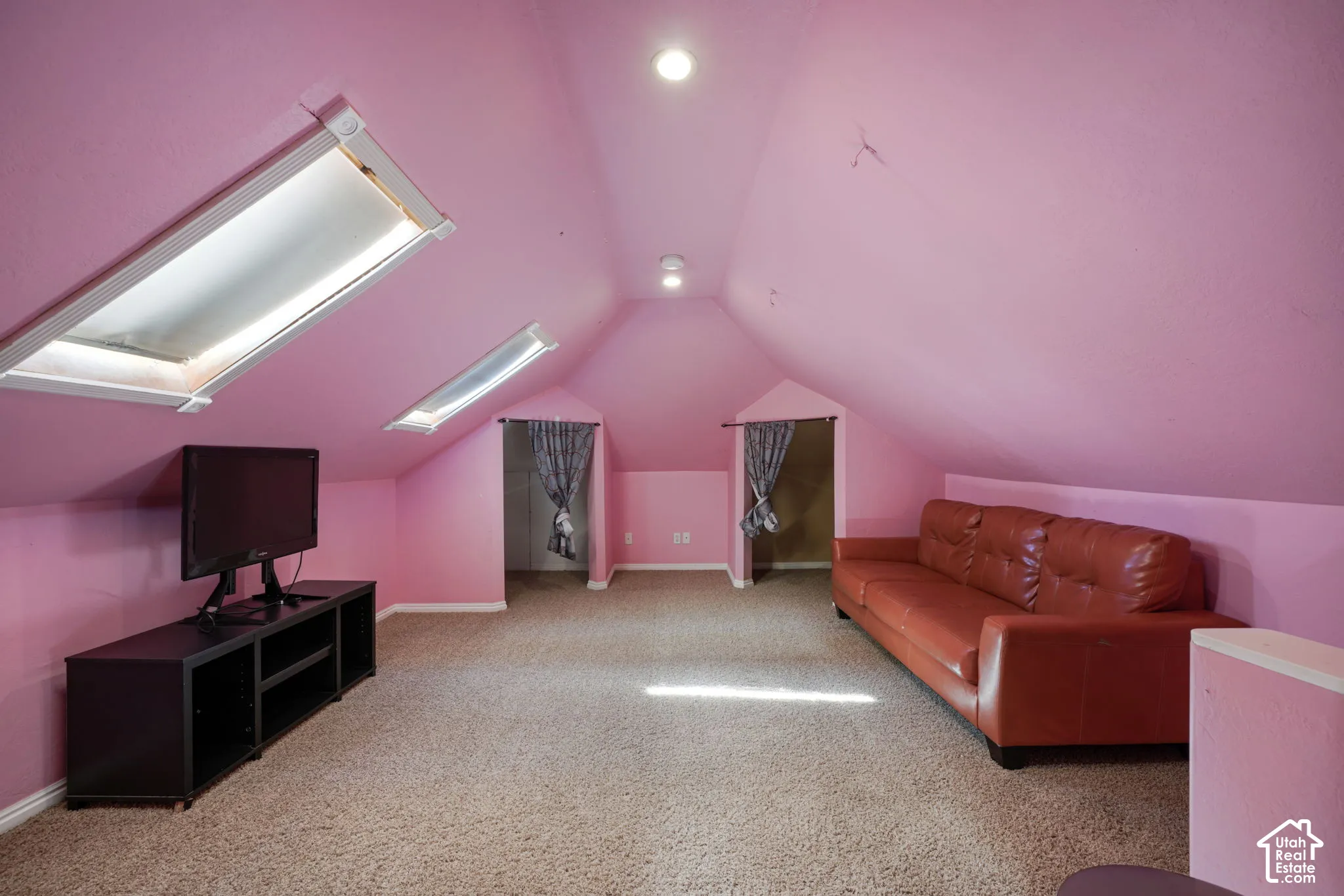 Upstairs Bonus room/  bedroom