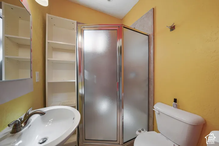 Mainfloor bathroom