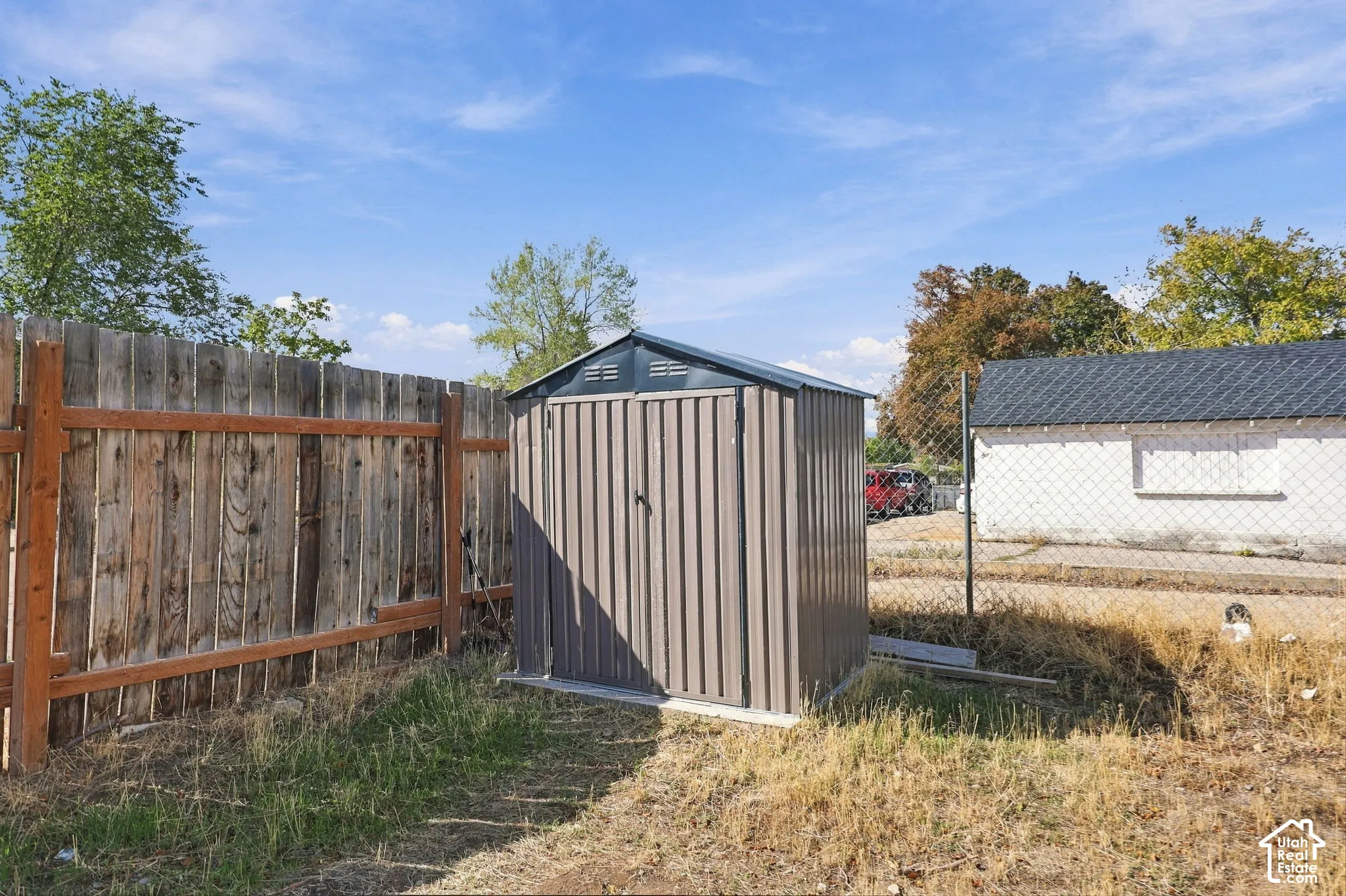 Wood privacy fence
