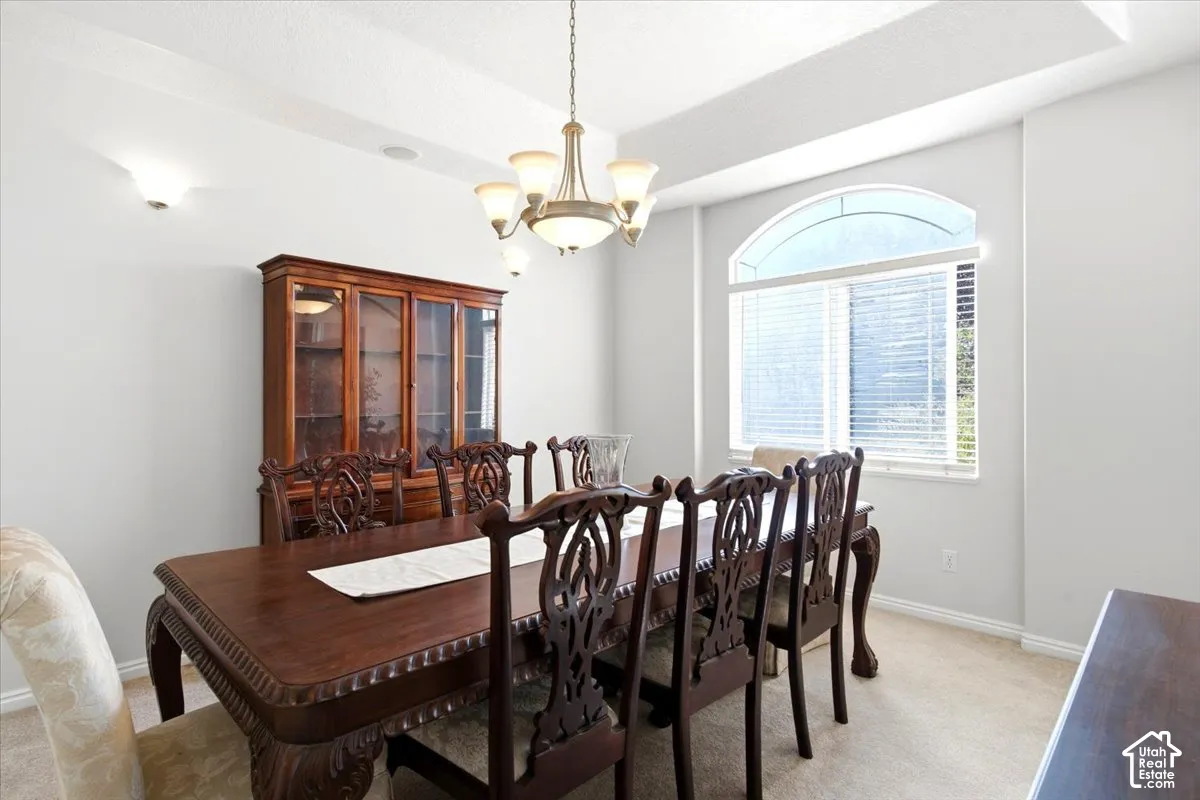 Tray ceiling with recessed lighting