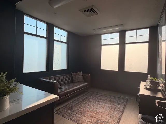 Groom room