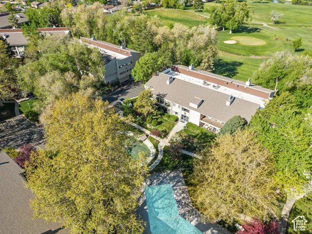Expansive golf course frontage with a manicured green