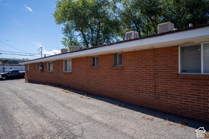Driveway / Back of 4plex