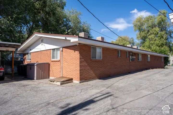 Driveway / Back of 4plex