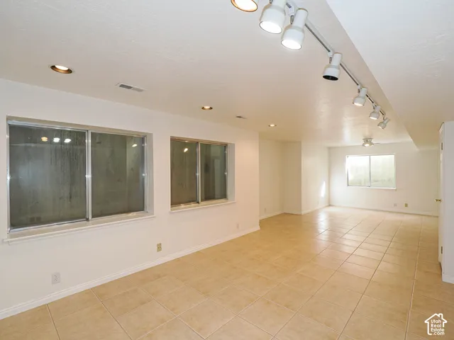 2081 E Rainbow Point Dr, Holladay, Utah 84124