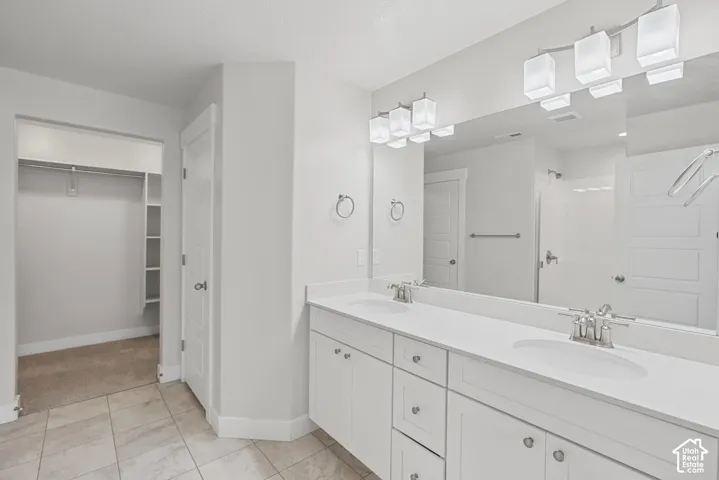 Primary Suite - Bathroom