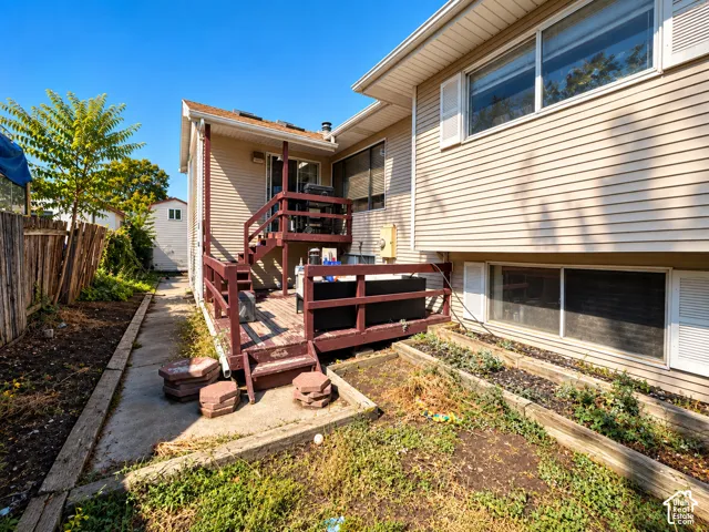 Multi-level wood deck with steps