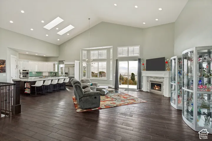 Vaulted ceiling with skylights and recessed lighting