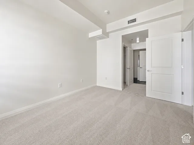 Neutral-toned carpet flooring