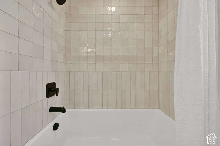 2554 E Woodland Dr, Uintah, Utah 84403