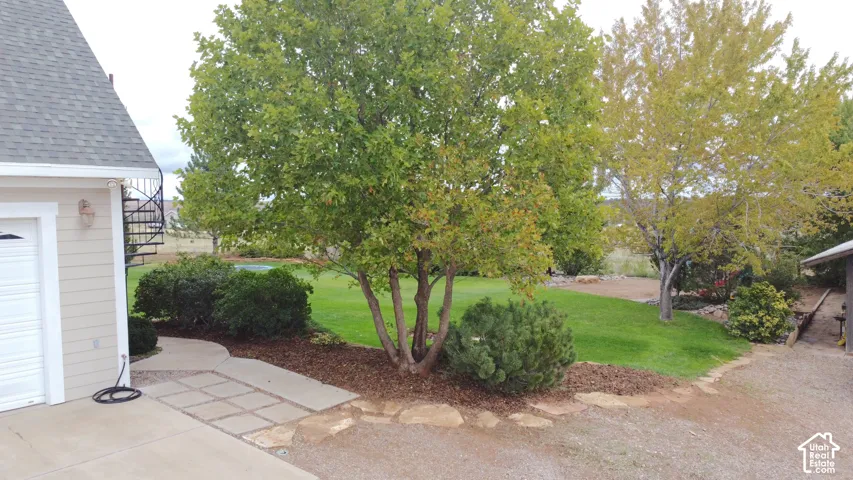 1690 N Pinion Ridge Dr, Blanding, Utah 84511