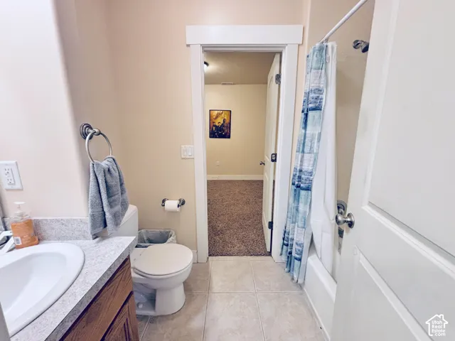 Downstairs full bath.