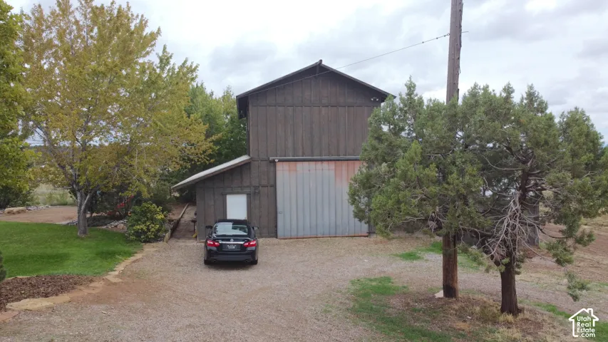 1690 N Pinion Ridge Dr, Blanding, Utah 84511