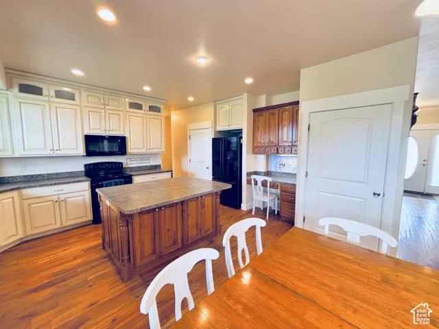 1690 N Pinion Ridge Dr, Blanding, Utah 84511
