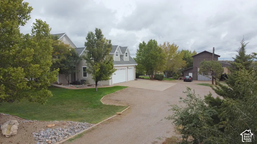 1690 N Pinion Ridge Dr, Blanding, Utah 84511