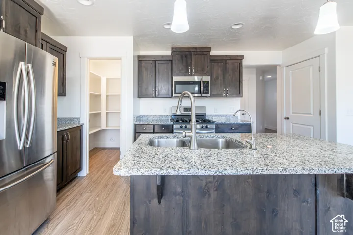 5899 S Challenger Way, St. George, Utah 84790