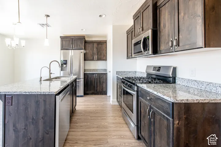 5899 S Challenger Way, St. George, Utah 84790