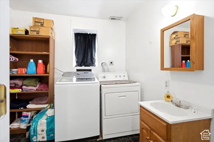 Basement bathroom/laundry room