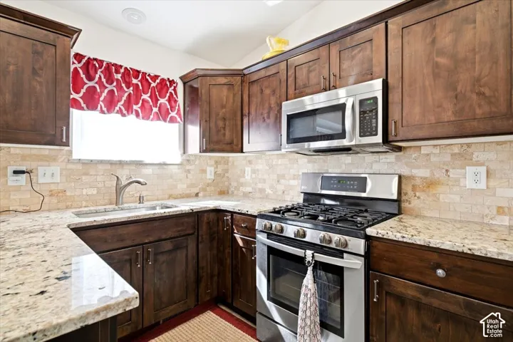 2089 W 1570 N, Clinton, Utah 84015