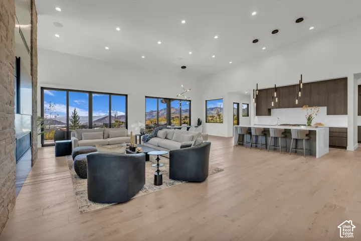 203 W Peace Tree Trl, Kamas, Utah 84036