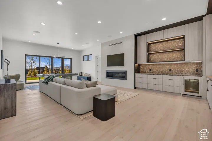 203 W Peace Tree Trl, Kamas, Utah 84036
