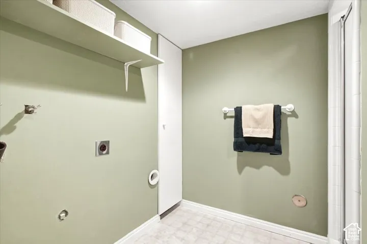 Built-in shelving unit with decorative storage