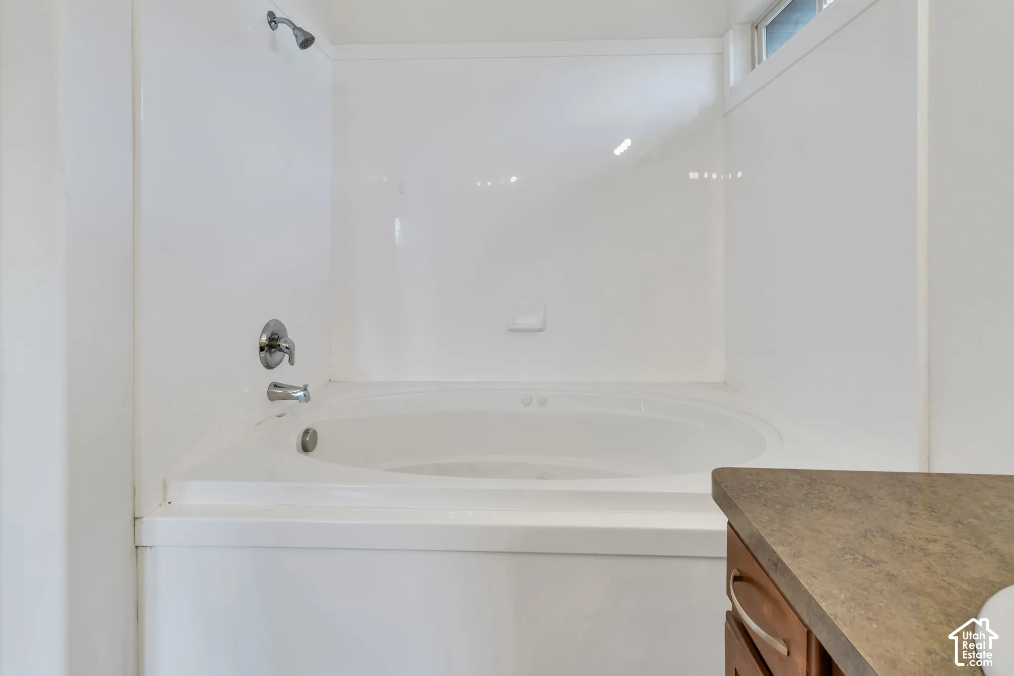 Deep soaking tub with jetted features
