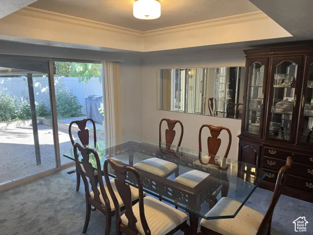 Tray ceiling with recessed lighting