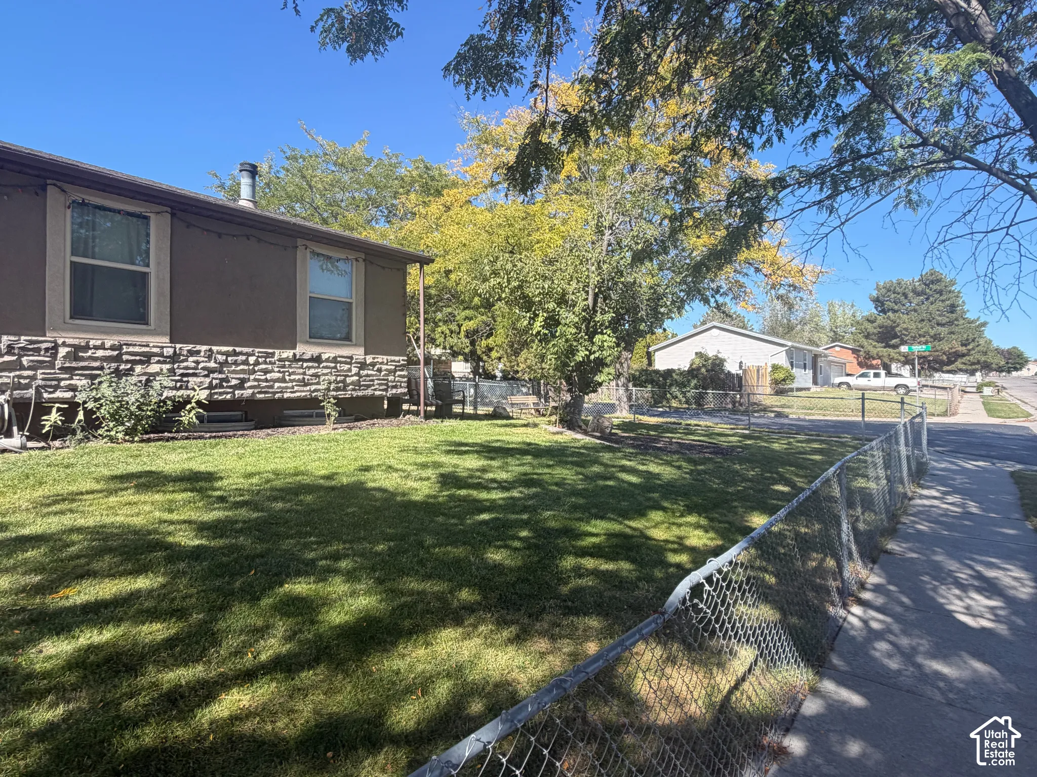 Chain link perimeter fencing