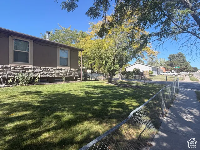 Chain link perimeter fencing