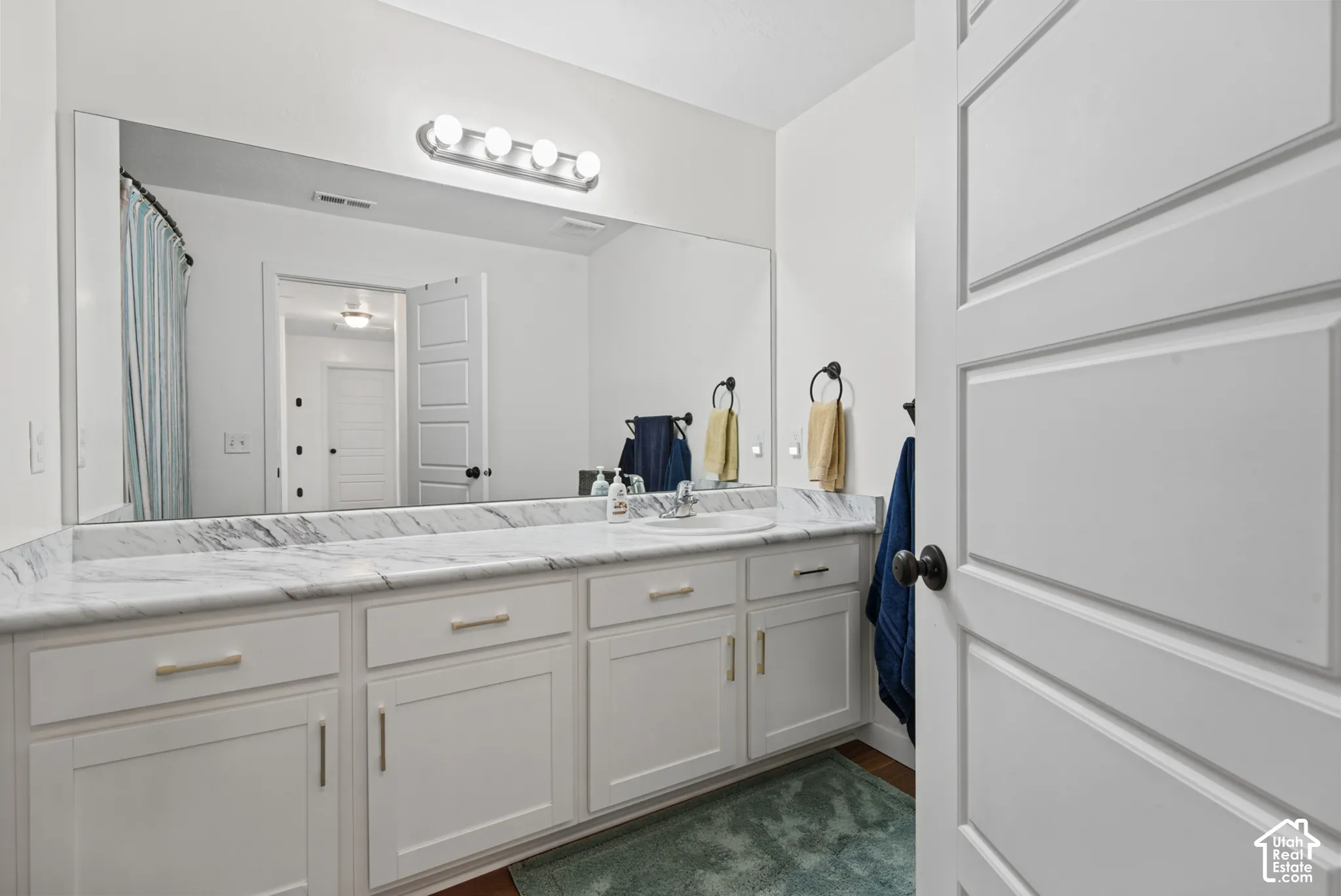 Main bathroom