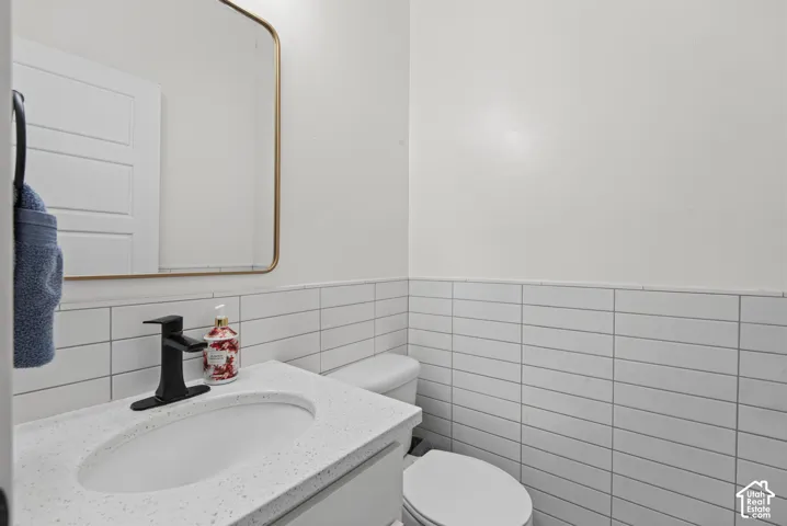 1/2 bath