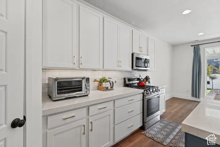Upgraded kitchen cabinets