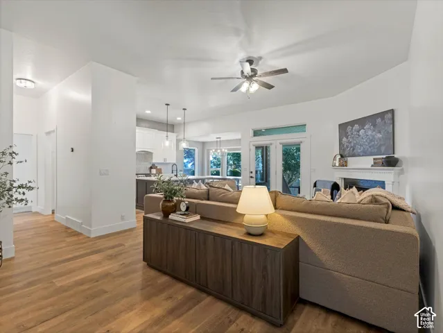 9422 S Spring Willow Cir, South Jordan, Utah 84095