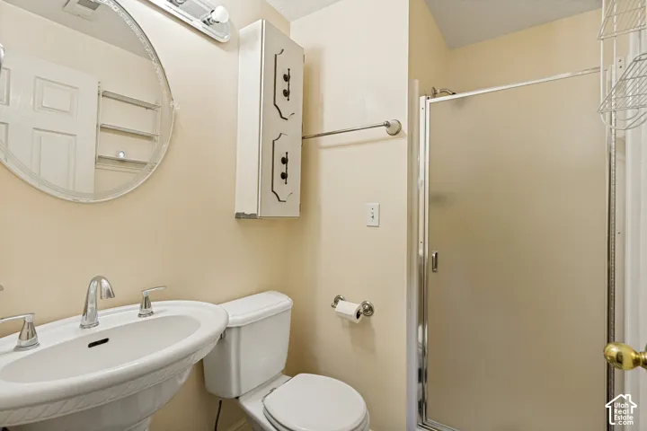6764 S 3370 W, West Jordan, Utah 84084