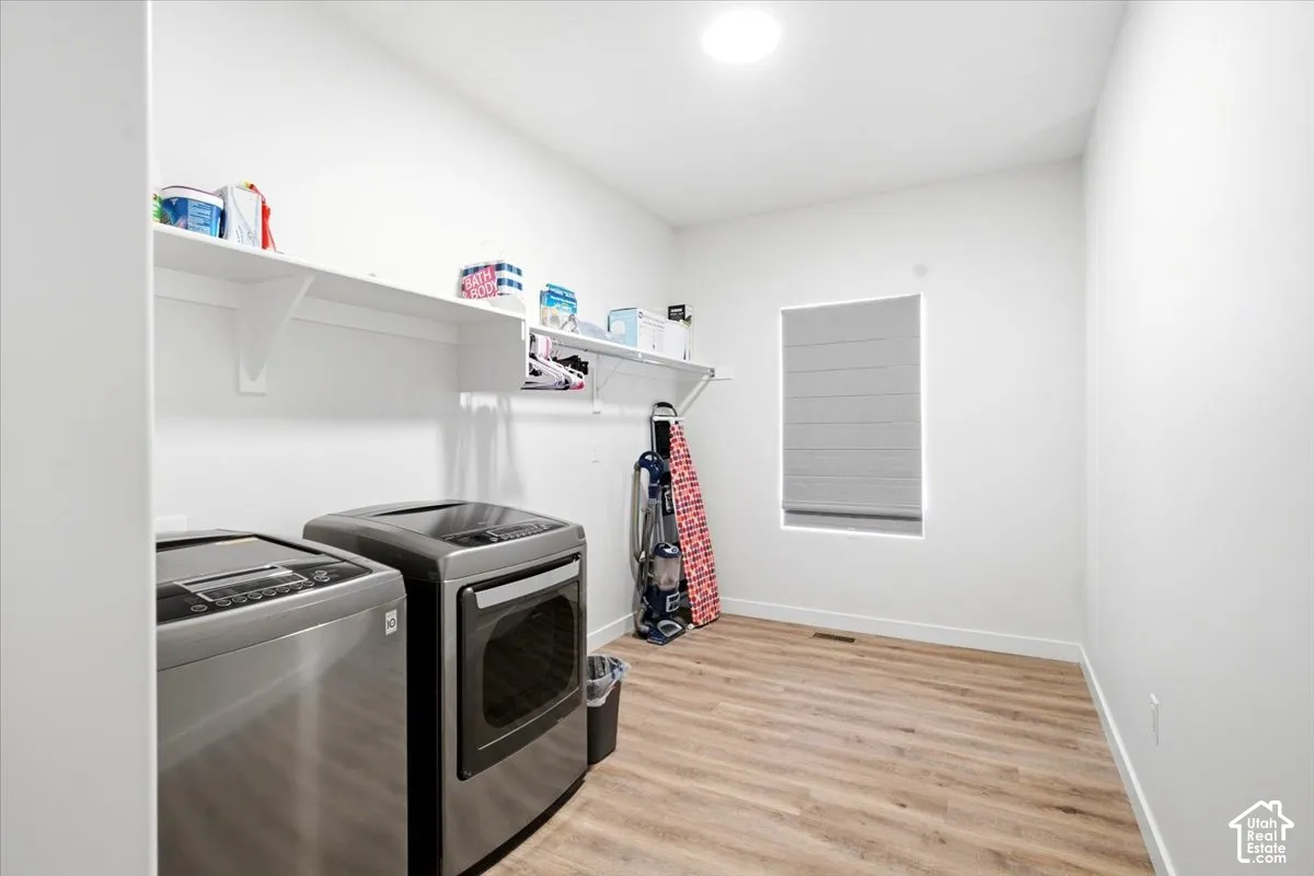 Oversized laundry with washer and dryer included