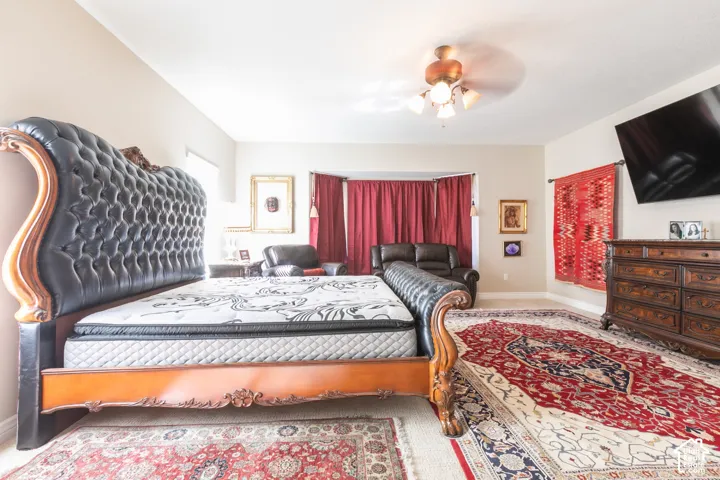 Recessed lighting and ceiling fan with integrated lighting