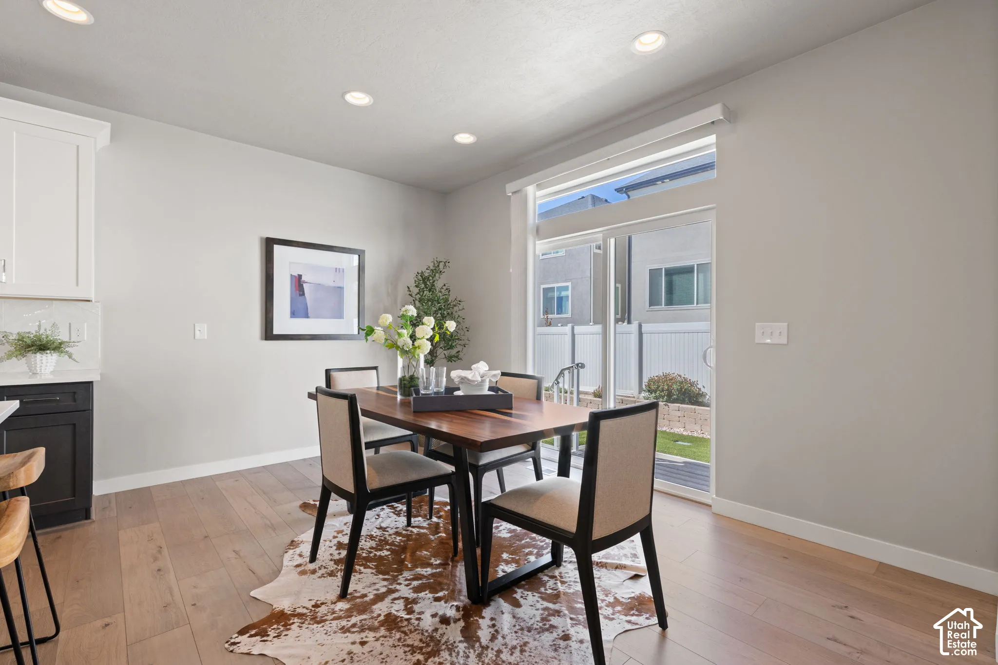 Recessed ceiling lighting with wood-finish flooring