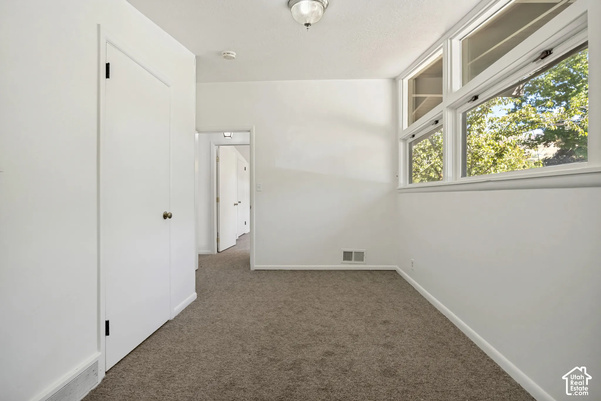 Neutral tone wall finishes