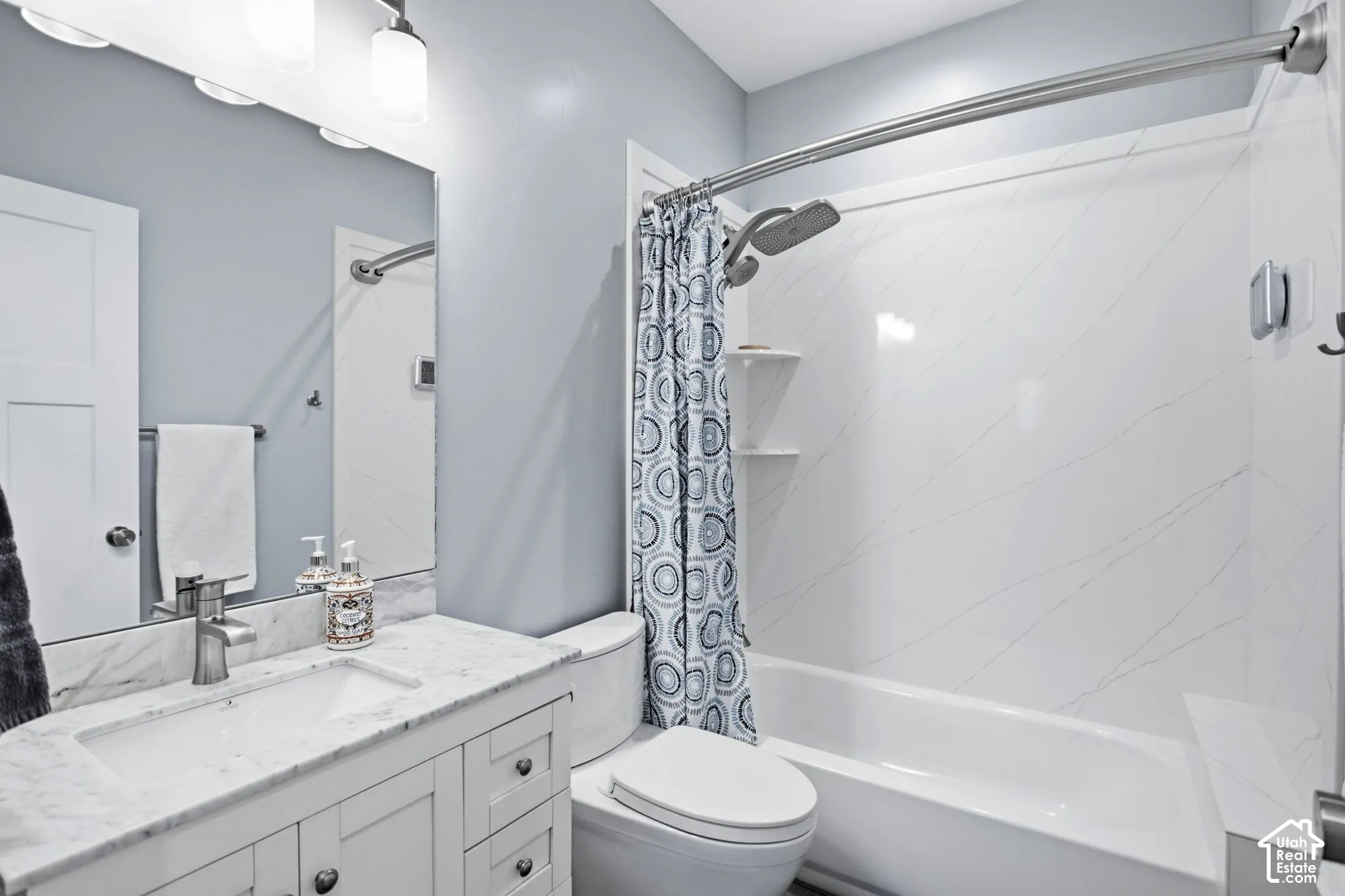 Main level full bathroom