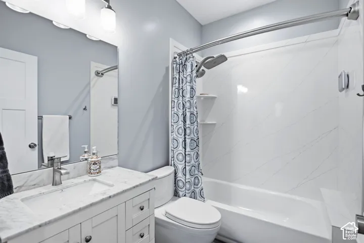 Main level full bathroom