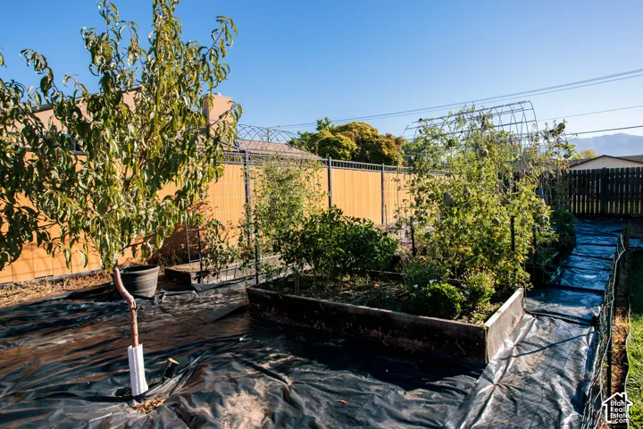 2108 S Main St, Clearfield, Utah 84015