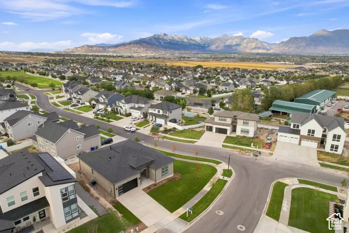 New construction residences in a developed community